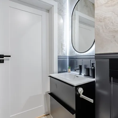 Apartment Very Berry - Piekary 13b - Apartmenty Stare Miasto, Self Check In 24h! *